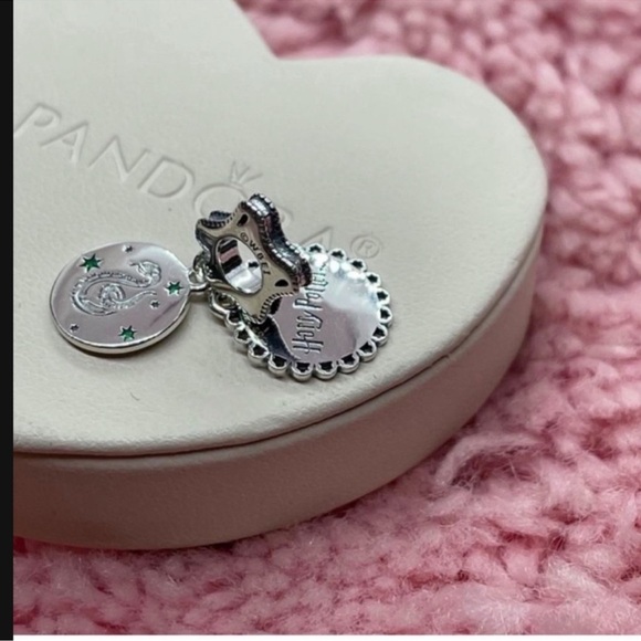 Harry Potter - Slytherin House Pandora Charm - Picture 8 of 15
